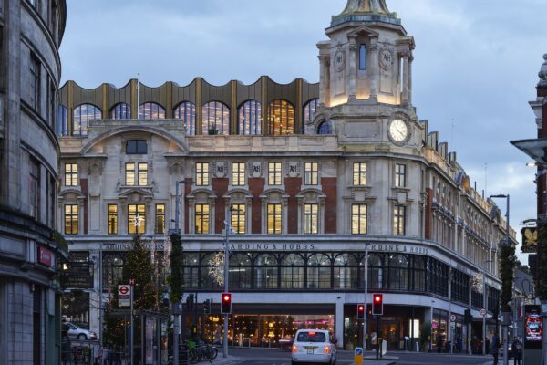 136 Arding and Hobbs