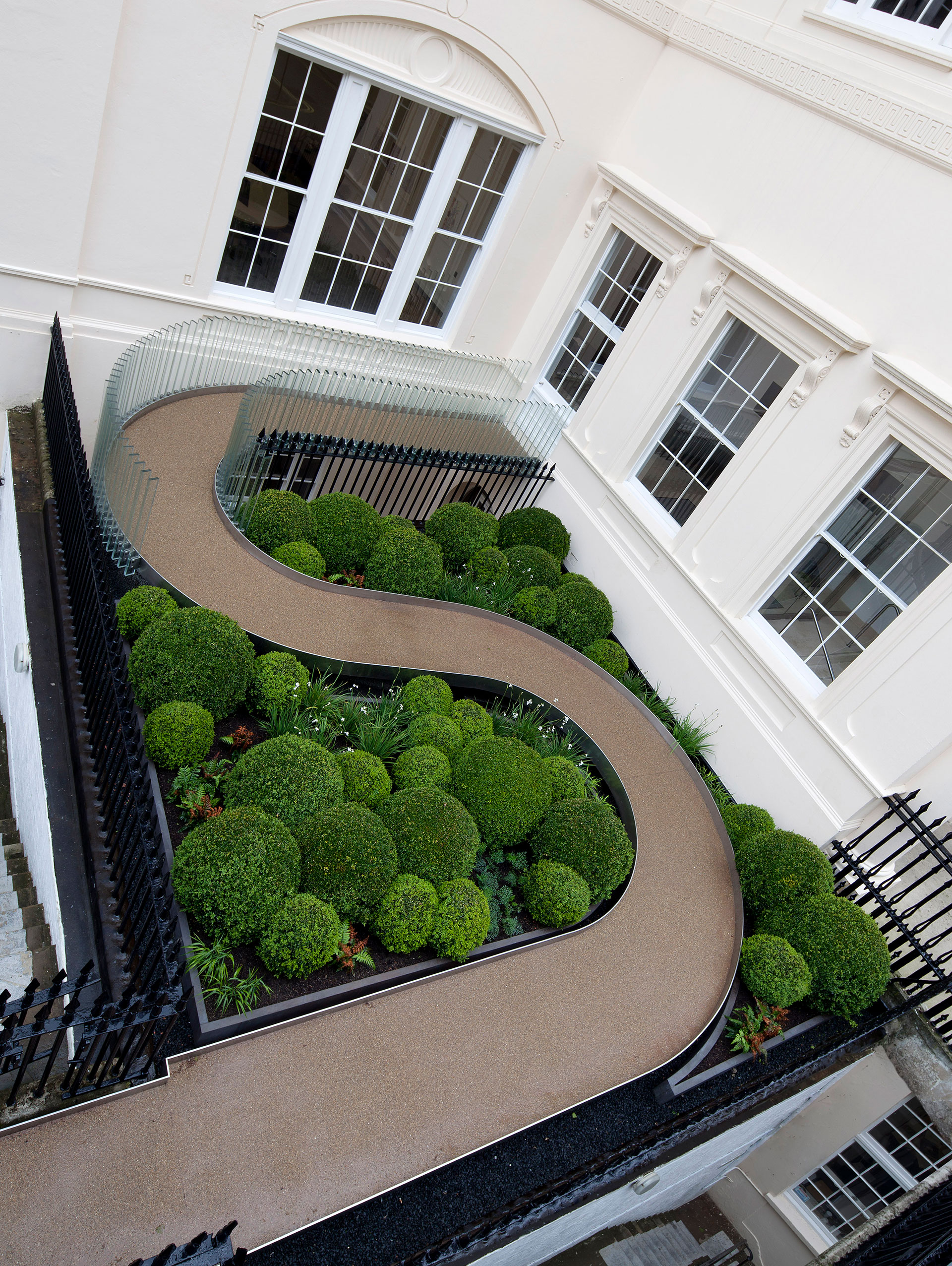 The-Royal-Academy-of-Engineering-2-1